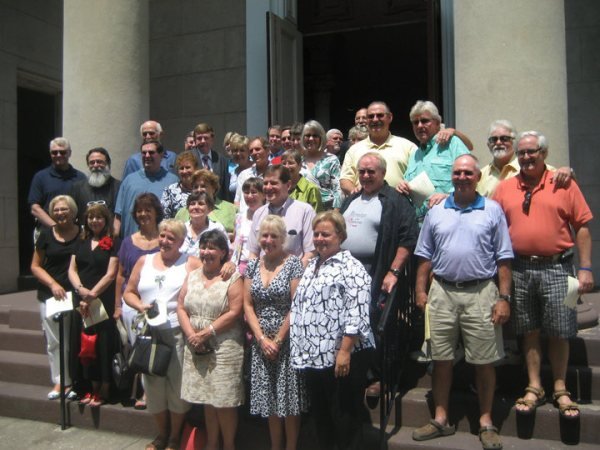 40th REUNION GROUP PICTURE AT TRINITY SAV 2010.bmp